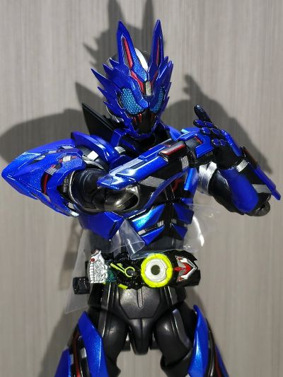 S.H.Figuarts 假面骑士零一 外传 假面骑士巴尔坎与瓦尔基里 假面骑士巴尔坎 孤狼