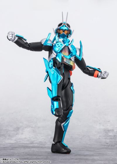S.H.Figuarts 假面骑士歌查德 蒸汽蝗虫
