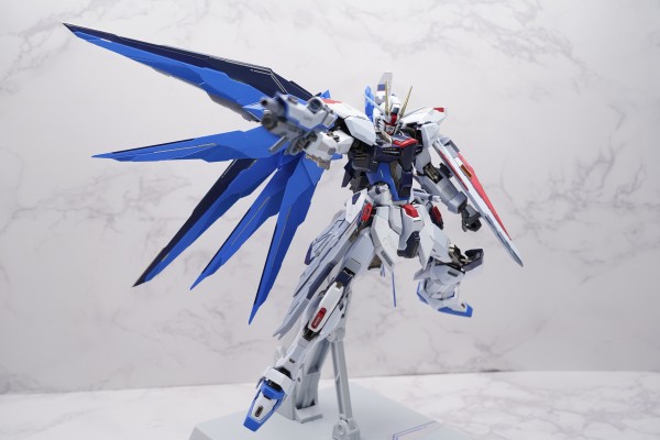 METAL BUILD 机动战士高达SEED 自由高达 CONCEPT 2 SNOW SPARKLE