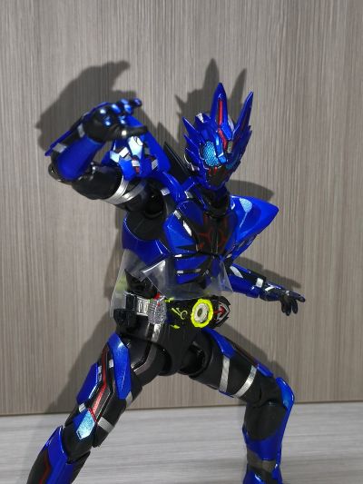 S.H.Figuarts 假面骑士零一 外传 假面骑士巴尔坎与瓦尔基里 假面骑士巴尔坎 孤狼