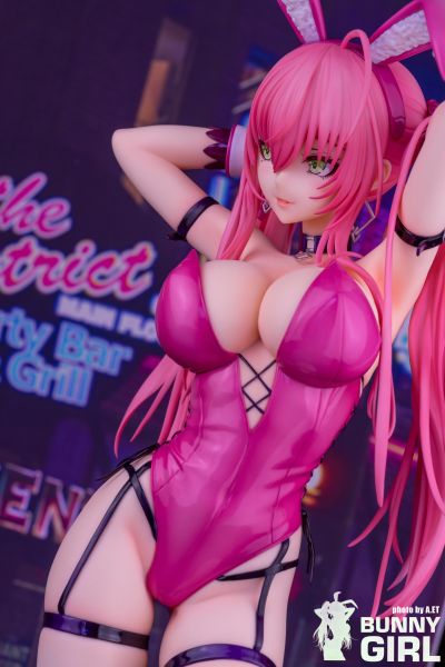 粉色双马尾兔女郎