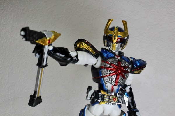S.H.Figuarts 假面骑士月骑 假面骑士升级战骑