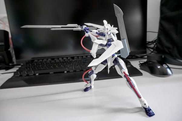 MODEROID 枪心剑刃 星期四·神裁