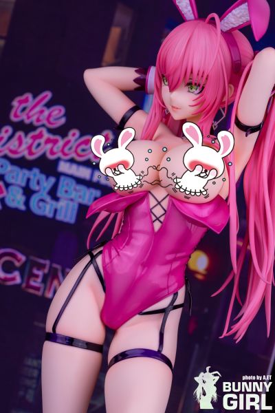 粉色双马尾兔女郎