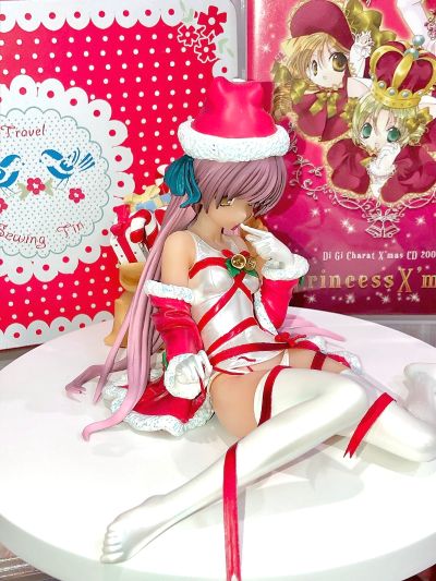 白色学校泳装圣诞装饰