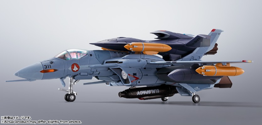 HI-METAL R 超时空要塞ZERO  VF-0A 凤凰(工藤真专用) ＋ QF-2200D-B 幽灵