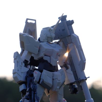 ROBOT魂 140 机动战士高达UC RX-0全装甲独角兽高达 独角兽模式