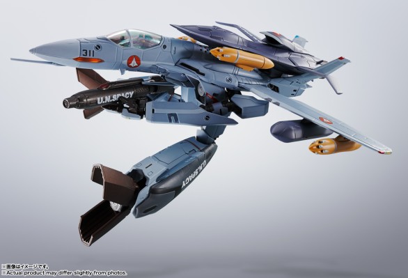 HI-METAL R 超时空要塞ZERO  VF-0A 凤凰(工藤真专用) ＋ QF-2200D-B 幽灵
