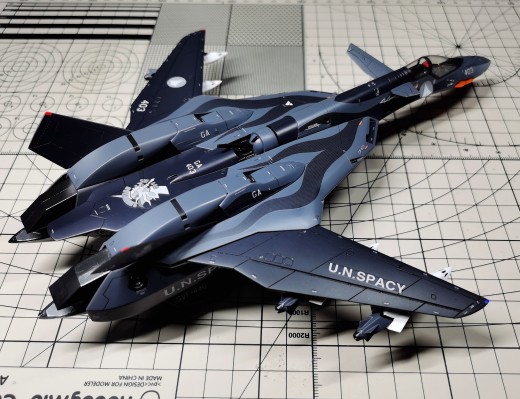 超时空要塞 VF-19A“SVF-440 Dullahans”附带高速装备 + 高机动导弹