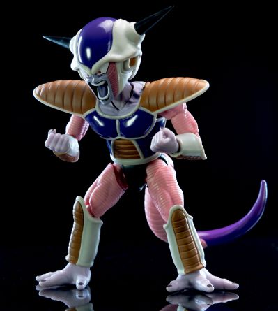 S.H.Figuarts  弗利萨 第一形态+弗利萨飞船