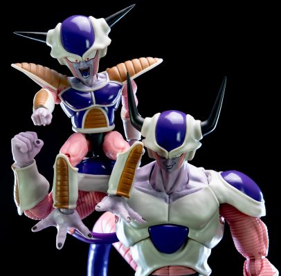 S.H.Figuarts  弗利萨 第一形态+弗利萨飞船