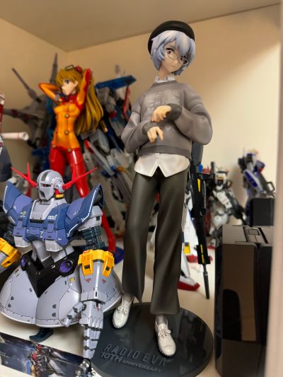 SALON de VITRINE 草莓短胸衣女孩