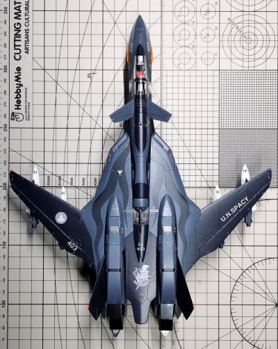 超时空要塞 VF-19A“SVF-440 Dullahans”附带高速装备 + 高机动导弹