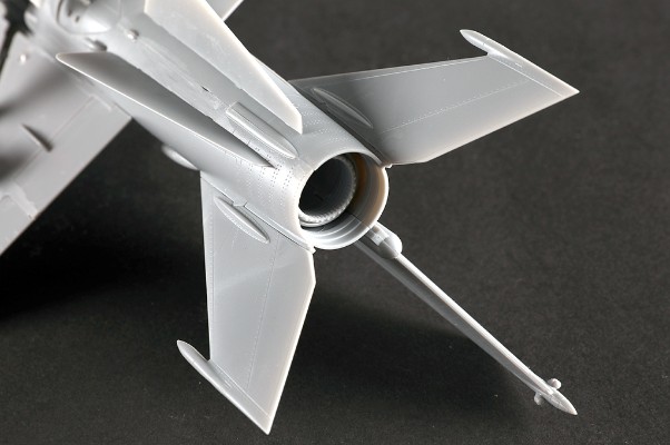 编号：02825 1/48 军用飞机系列 中国歼教-7A教练机