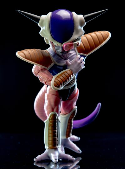 S.H.Figuarts  弗利萨 第一形态+弗利萨飞船