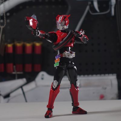 S.H.Figuarts 假面骑士驰骑 飙速型 平成世代版