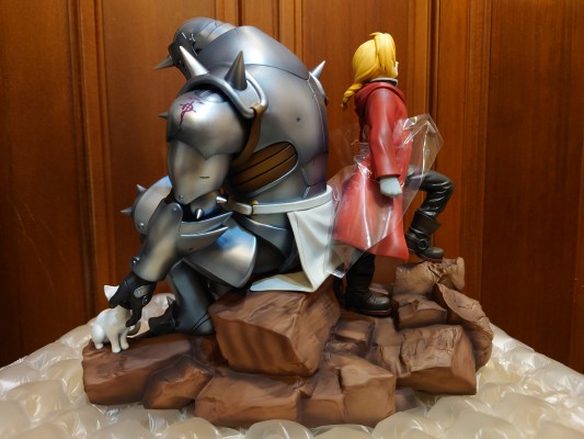 钢之炼金术士 FULLMETAL ALCHEMIST 爱德华·艾尔利克 与 阿尔芬斯·艾尔利克 兄弟