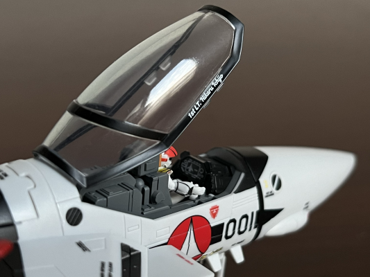 DX超合金  超时空要塞 可曾记得爱 VF-1S 冲锋女武神（一条辉专用） 内构细节版