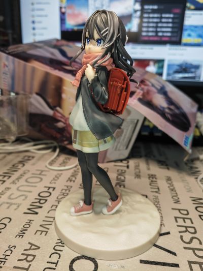 Luminasta  青春猪头少年不会梦到红书包女孩 红书包少女