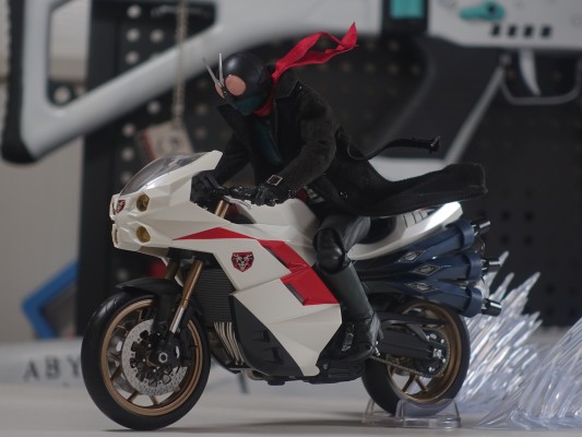 S.H.Figuarts  新·假面骑士 旋风号