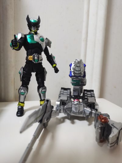 S.H.Figuarts(真骨雕制法)  CLAWs·蝎子 / 诞骑武装·巨蝎（暂译）