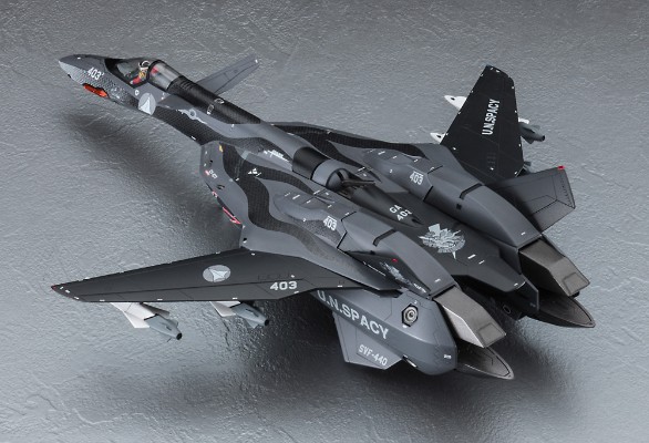 超时空要塞 VF-19A“SVF-440 Dullahans”附带高速装备 + 高机动导弹