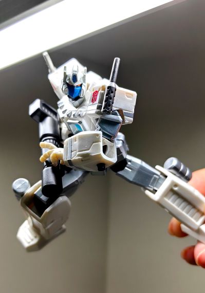 REVOLTECHNo.019变形金刚 フレンドショップ限定 ウルトラマグナス