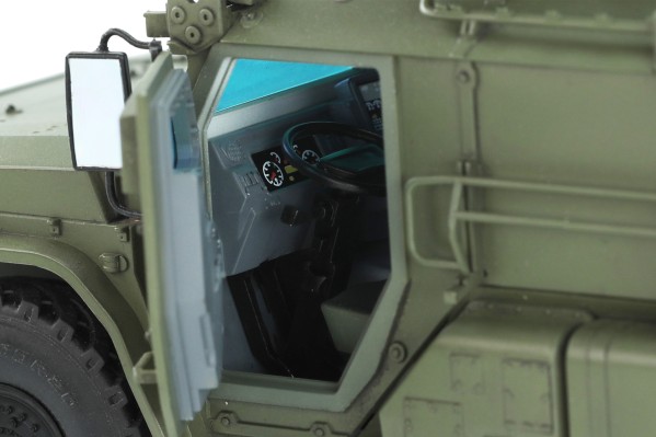 VS-014 俄罗斯K-4386“台风”VDV装甲车