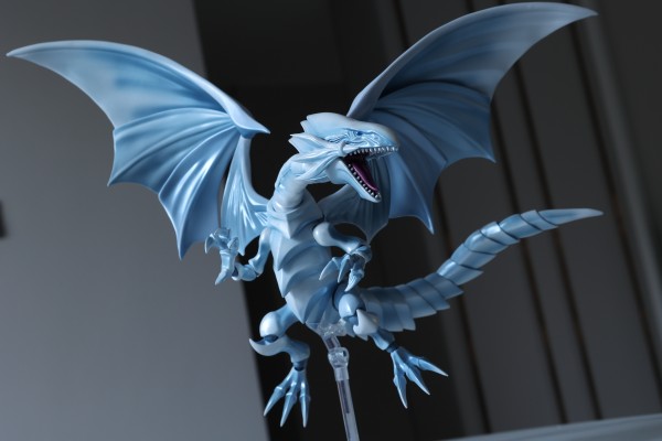 S.H.MonsterArts 游戏王 怪兽之决斗 青眼白龙