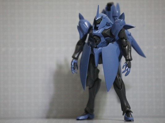 HG  机动战士高达AGE 雷吉鲁斯高达