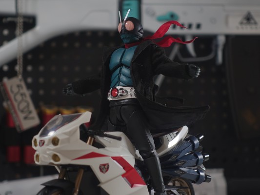 S.H.Figuarts  新·假面骑士 旋风号
