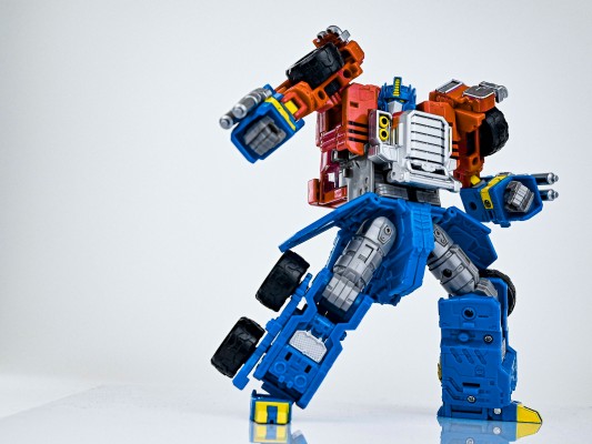 变形金刚传世系列  TL-48 擎天柱（变形金刚之雷霆舰队）