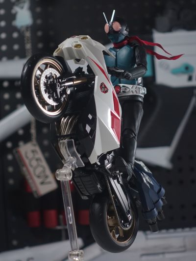 S.H.Figuarts  新·假面骑士 旋风号