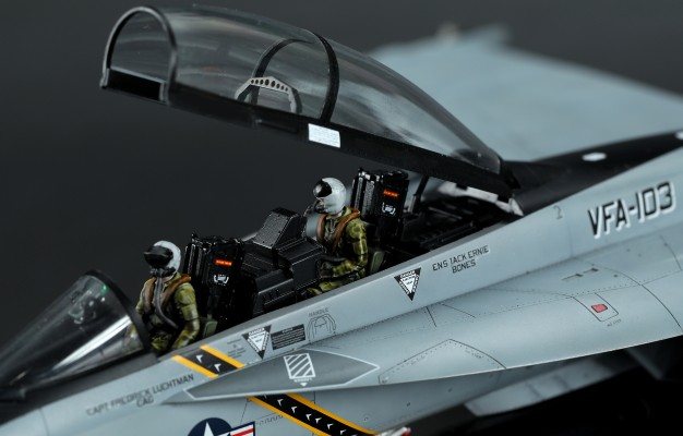 LS-013 波音 F/A-18F“超级大黄蜂”战斗机