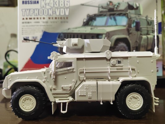 VS-014 俄罗斯K-4386“台风”VDV装甲车