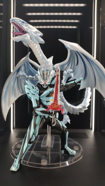 S.H.Figuarts  假面骑士圣刃 远古之龙