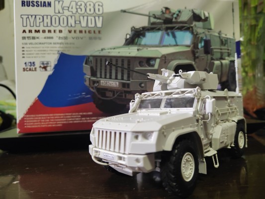 VS-014 俄罗斯K-4386“台风”VDV装甲车