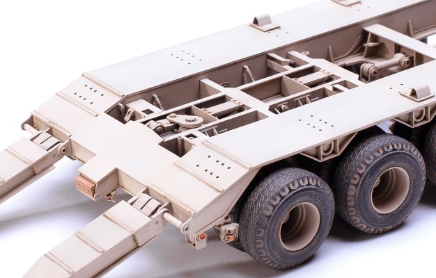 SS-013 M911（8X6）牵引车及M747重型设备半挂车