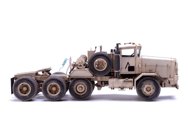SS-013 M911（8X6）牵引车及M747重型设备半挂车