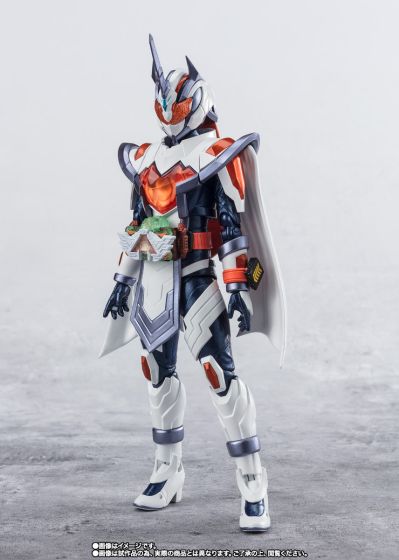 S.H.Figuarts   假面骑士玛洁德 炎阳独角兽