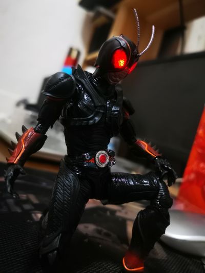 S.H.Figuarts 假面骑士BLACK SUN 假面骑士暗日（首次变身）