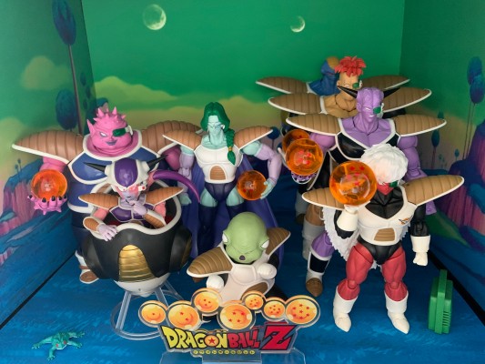 S.H.Figuarts  弗利萨 第一形态+弗利萨飞船