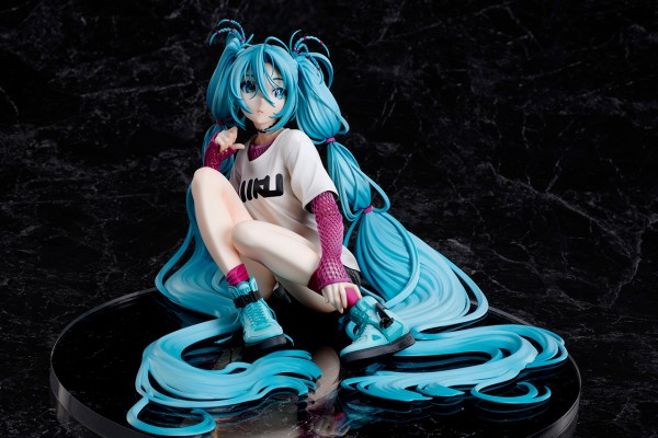 初音未来×米山舞 The Latest Street Style 
