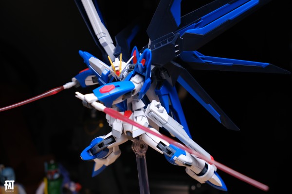 HG   1/144 飞升自由高达