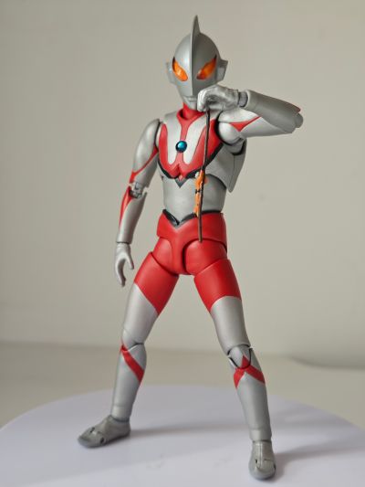 S.H.Figuarts   假奥特曼