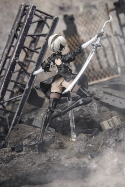 S.H.Figuarts  2B