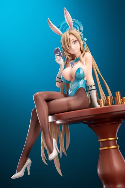 蔚蓝档案 一之濑明日奈（兔女郎）   Game Playing