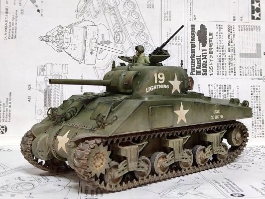 35190 1/35 美国 M4 谢尔曼 中型坦克 初期型