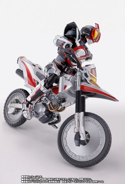 S.H.Figuarts  机动摩托人（载具模式）