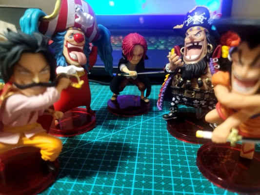 航海王  杰克斯＆马歇尔·D·提奇＆巴奇-Weekly Shonen Jump World Collectable Figure -
